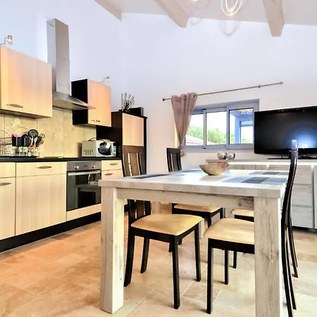 Tatil Evi 2 Bedroom Gorgeous In Flaux