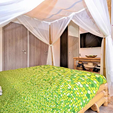 2 Bedroom Gorgeous In *